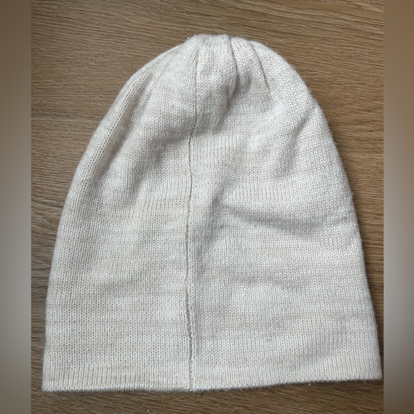 Aritzia toque - Picture 3 of 4